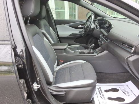 Used 2024 Buick Envista Preferred w/ Convenience I Package FWD image 33