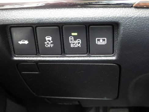 Used 2015 Toyota Avalon Limited image 76