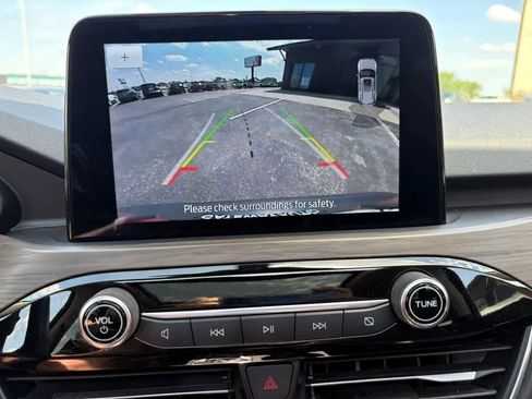 Used 2020 Ford Escape Titanium AWD/4WD image 23