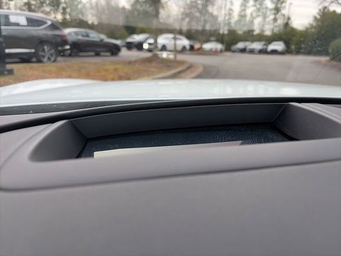 Used 2025 Genesis G90 3.5T image 11