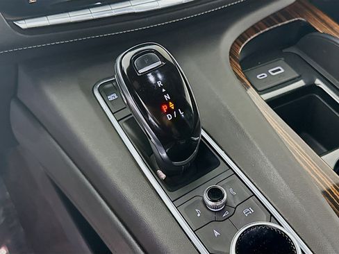Used 2022 Cadillac Escalade Premium Luxury AWD/4WD image 20