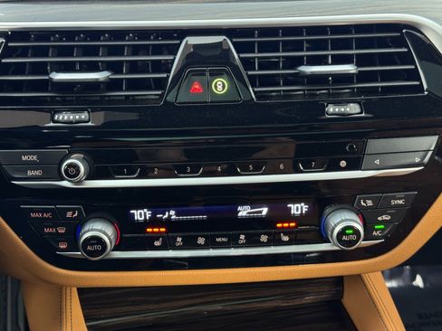 Used 2022 BMW 530e w/ Premium Package image 28