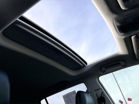 Used 2017 Lexus GX 460 Premium w/ Premium Package image 17