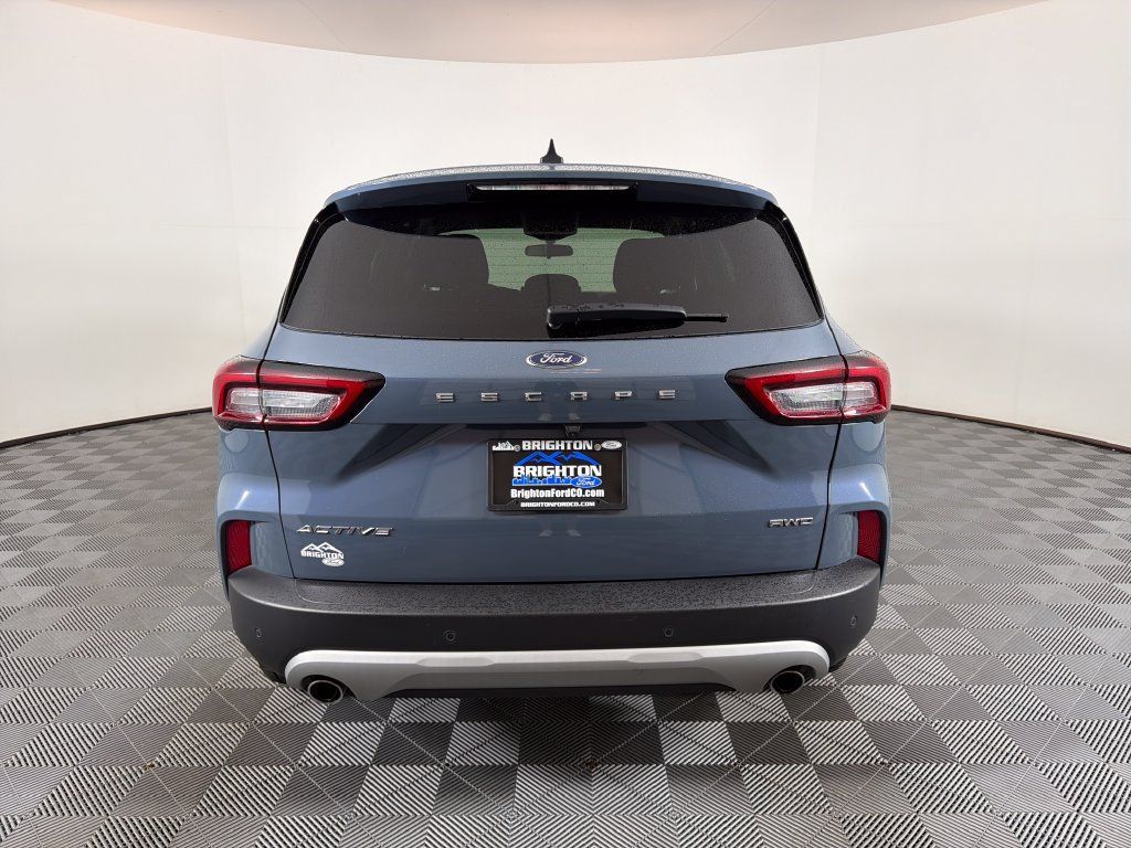 Used 2023 Ford Escape Active w/ Tech Pack #1 AWD/4WD image 4