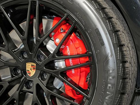 Used 2026 Porsche Cayenne GTS AWD/4WD image 13