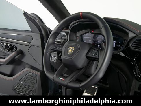 Used 2024 Lamborghini Urus S image 33