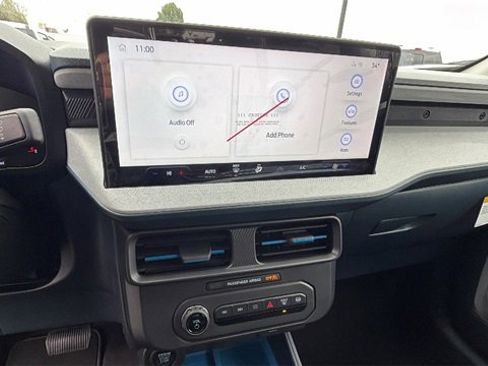 New 2025 Ford Maverick XLT image 25