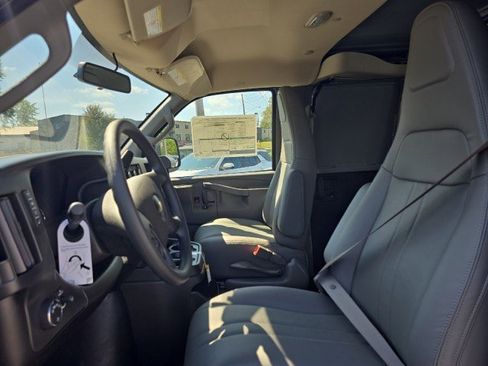New 2025 Chevrolet Express 3500 w/ Driver Convenience Package image 15