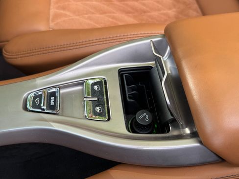 Used 2011 Ferrari California RWD image 44