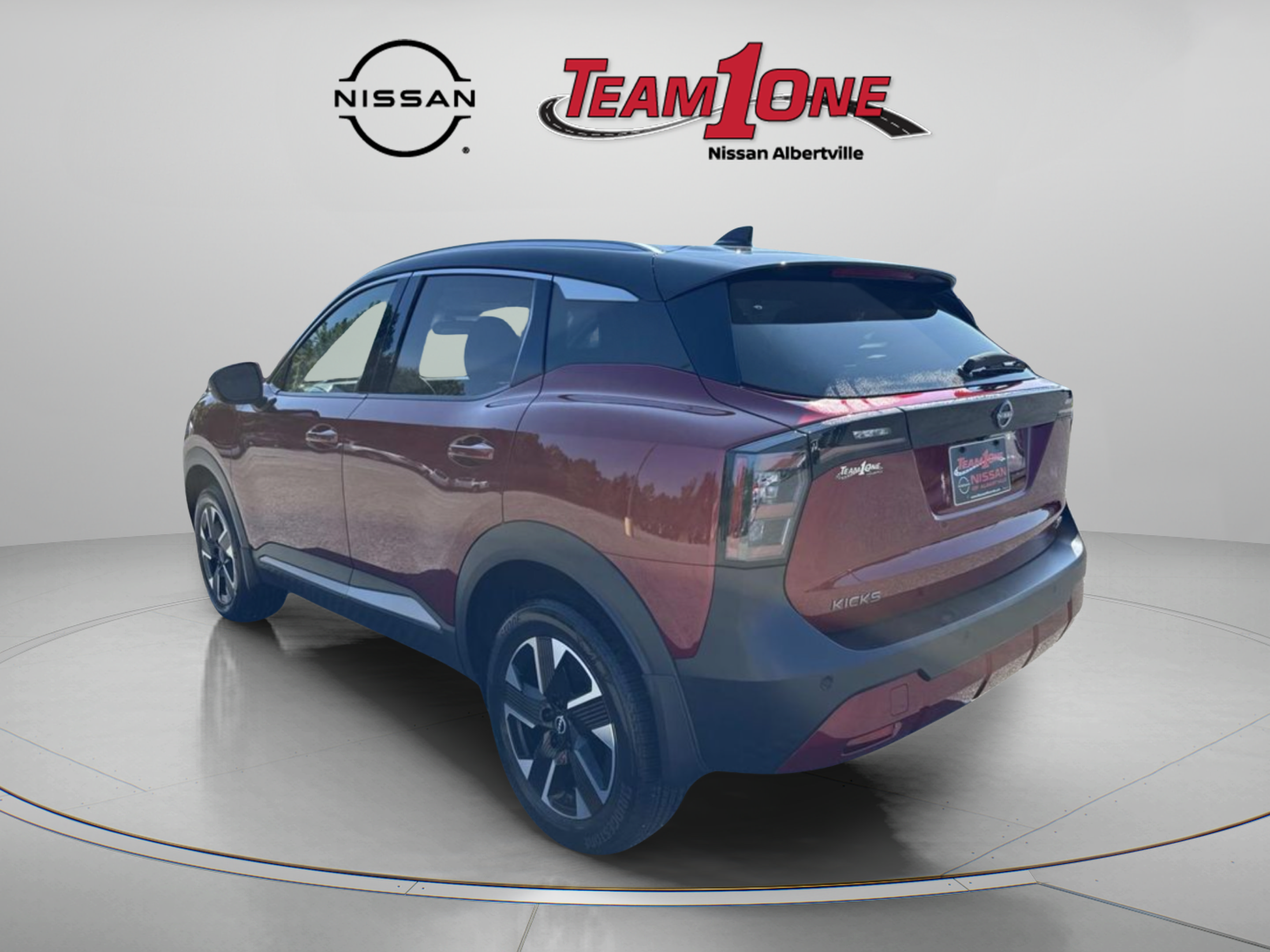 Used 2025 Nissan Kicks SR FWD image 6