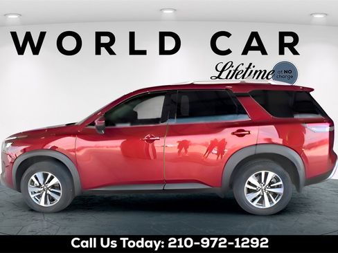 Used 2024 Nissan Pathfinder SL image 4