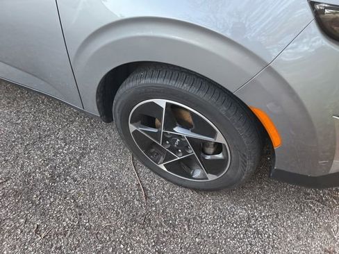 Certified 2023 Kia Soul EX image 3