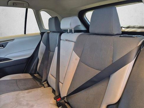 Used 2020 Toyota RAV4 XLE w/ XLE Grade Weather Package FWD image 16