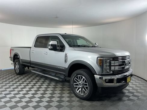 Used 2018 Ford F350 Lariat w/ Lariat Value Package AWD/4WD image 3