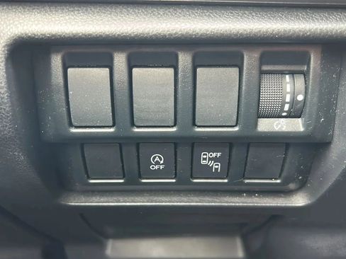 Used 2020 Subaru Forester Premium AWD/4WD image 21