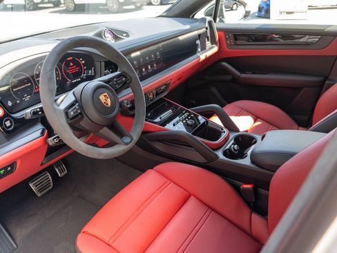 New 2026 Porsche Cayenne GTS AWD/4WD image 5