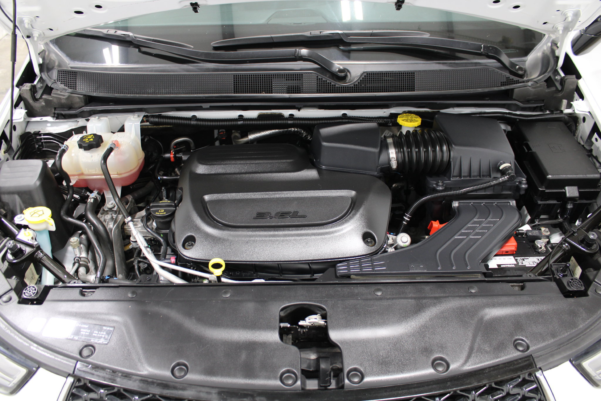 Used 2023 Chrysler Pacifica Limited FWD image 10