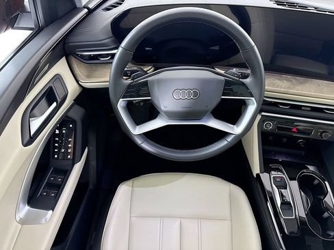 Used 2025 Audi Q5 Premium Plus w/ Premium Plus AWD/4WD image 10