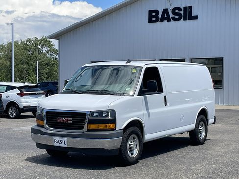 Used 2019 GMC Savana 2500 w/ Driver Convenience Package RWD image 4