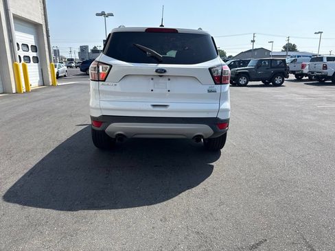 Used 2017 Ford Escape SE w/ Equipment Group 201A FWD image 3