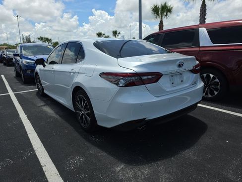Used 2021 Toyota Camry XLE w/ Navigation Upgrade Package FWD image 10