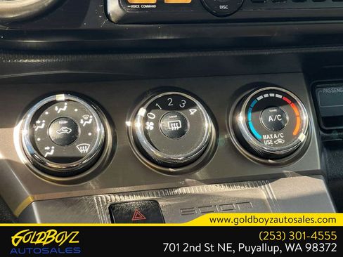 Used 2013 Scion xB FWD image 33