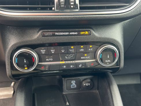 Used 2022 Ford Escape Titanium w/ Titanium Elite Package image 29