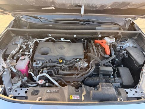 Used 2023 Toyota RAV4 SE image 32