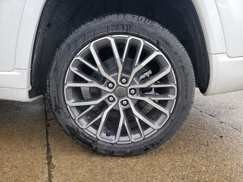 New 2026 Jeep Grand Cherokee L Summit image 24