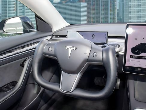 Used 2022 Tesla Model 3 RWD image 21