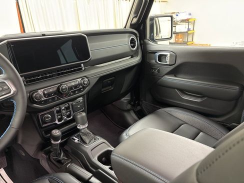 Used 2024 Jeep Wrangler High Altitude image 21