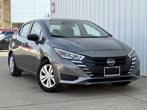 Used 2025 Nissan Versa S w/ Trunk Package image 2