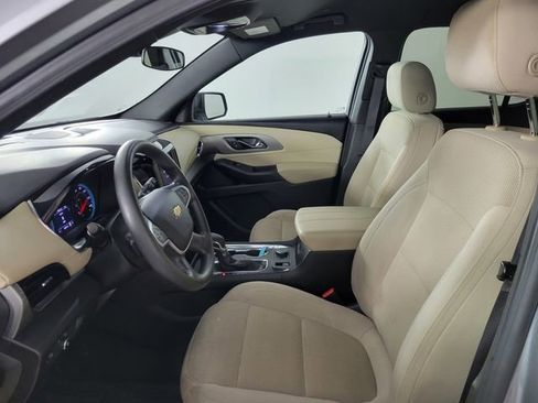 Used 2023 Chevrolet Traverse LS image 13