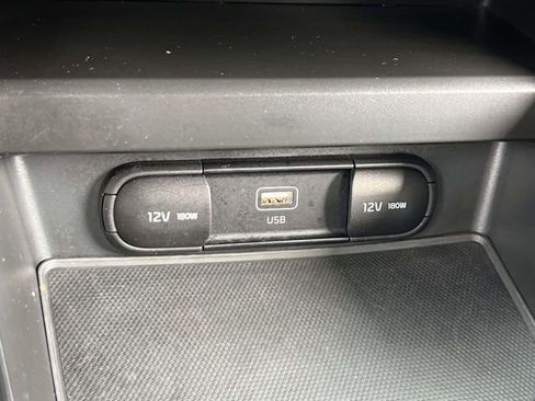 Used 2023 Kia Soul LX image 27