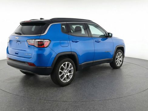 Used 2025 Jeep Compass Limited AWD/4WD image 9