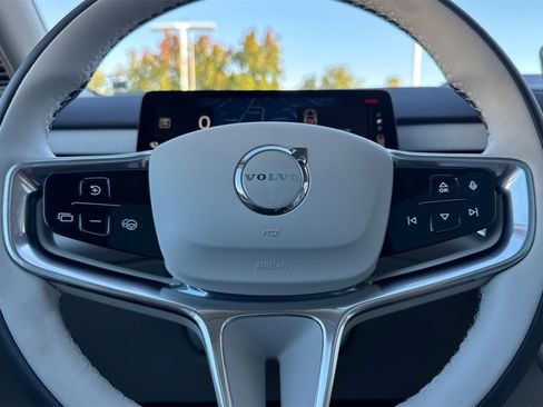 New 2025 Volvo EX90 Plus image 23