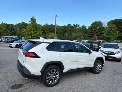 Used 2021 Toyota RAV4 XLE Premium AWD/4WD image 9