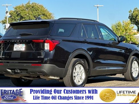 Used 2025 Ford Explorer Active AWD/4WD image 4