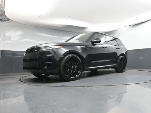 Used 2025 Land Rover Range Rover Sport SE AWD/4WD image 27