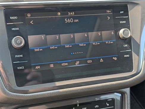 Used 2022 Volkswagen Tiguan SE image 24