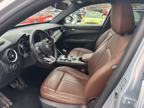 Used 2023 Alfa Romeo Stelvio Ti image 24