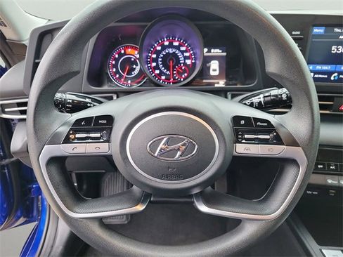 Used 2021 Hyundai Elantra SEL image 17