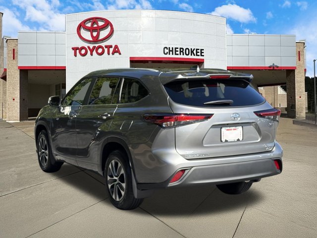 Used 2026 Toyota Highlander XLE AWD/4WD image 7