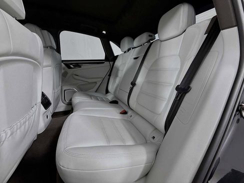 Used 2018 Porsche Macan Turbo image 24