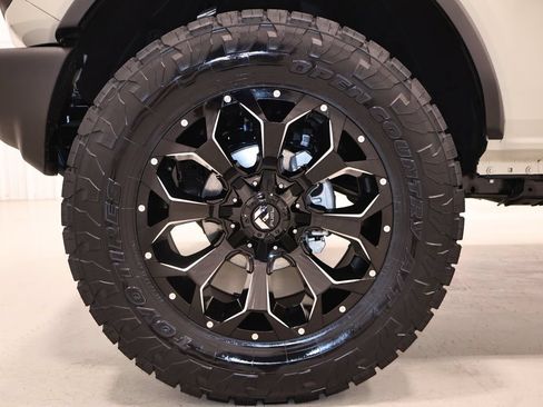 New 2026 Ford Bronco 4-Door AWD/4WD image 30