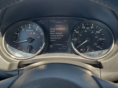 Used 2018 Nissan Rogue Sport SV w/ SV Technology Package FWD image 25