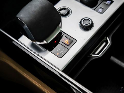 Used 2023 Land Rover Range Rover SE image 54