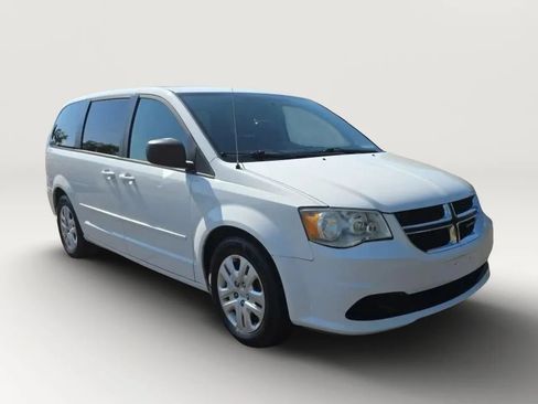 Used 2016 Dodge Grand Caravan SE w/ Quick Order Package 29E SE FWD image 3