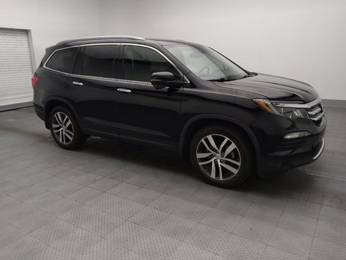 Used 2017 Honda Pilot Touring image 11