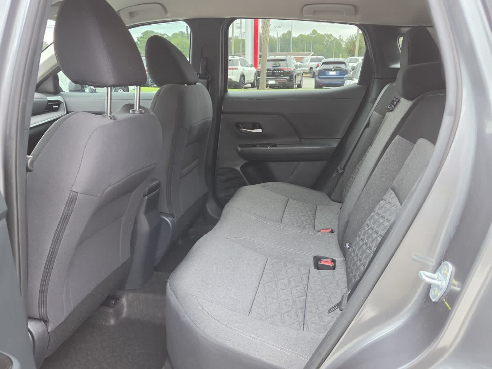 Used 2025 Nissan Kicks SV FWD image 4